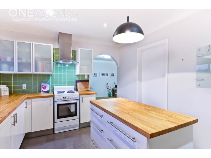 24 Oriole Way, Thornlie WA 6108