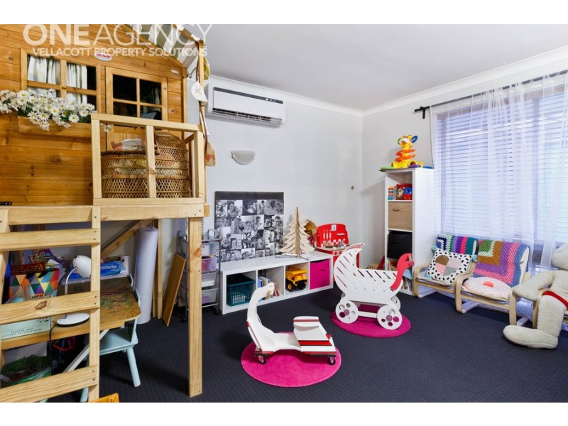 24 Oriole Way, Thornlie WA 6108