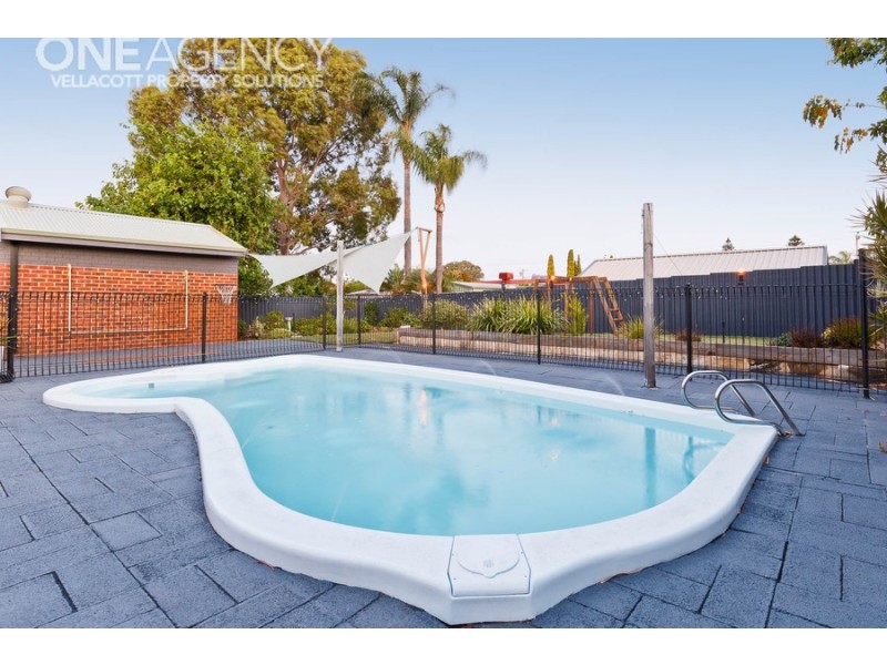 24 Oriole Way, Thornlie WA 6108