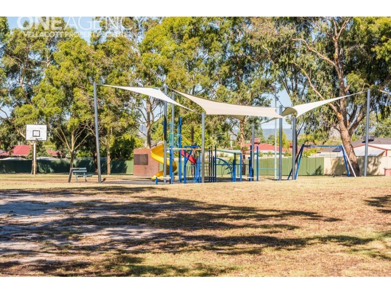 18 Greenway Avenue, Thornlie WA 6108