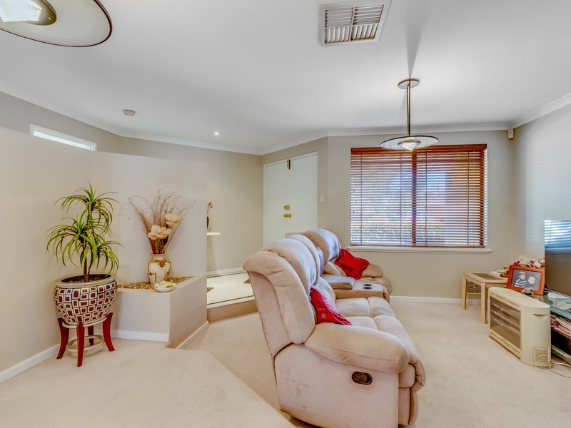 20 Fantail Way, Huntingdale WA 6110