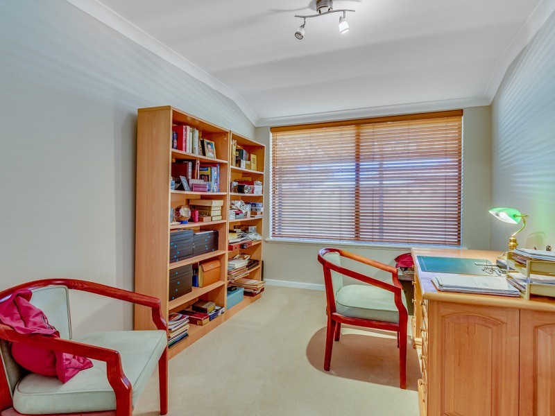 20 Fantail Way, Huntingdale WA 6110