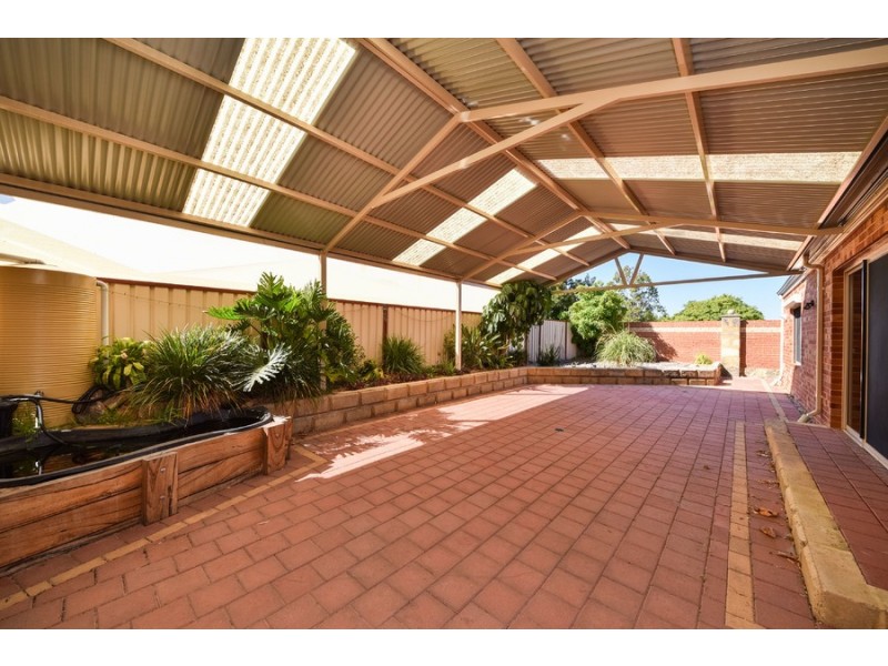 1 Bridge Road, Canning Vale WA 6155