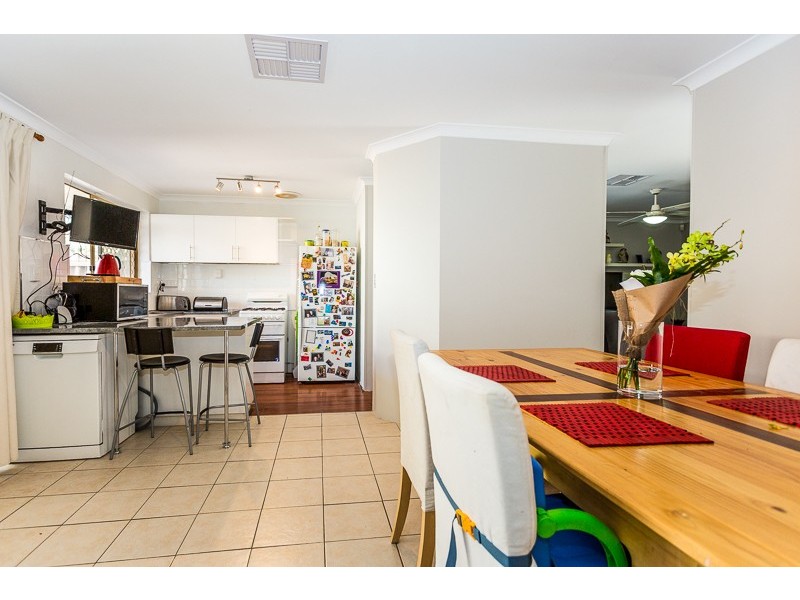 6/12 Auric Place, Maddington WA 6109