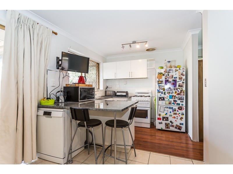 6/12 Auric Place, Maddington WA 6109