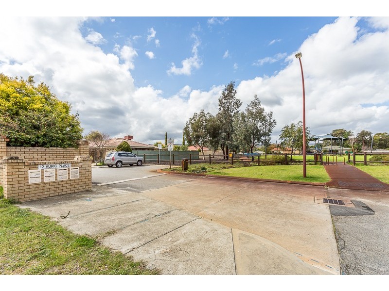 6/12 Auric Place, Maddington WA 6109