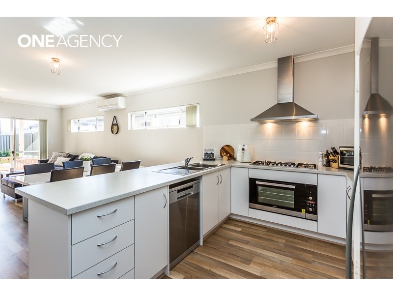 27 Vermont Grove, Wellard WA 6170