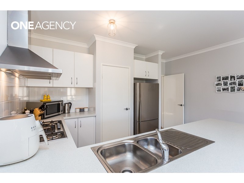 27 Vermont Grove, Wellard WA 6170