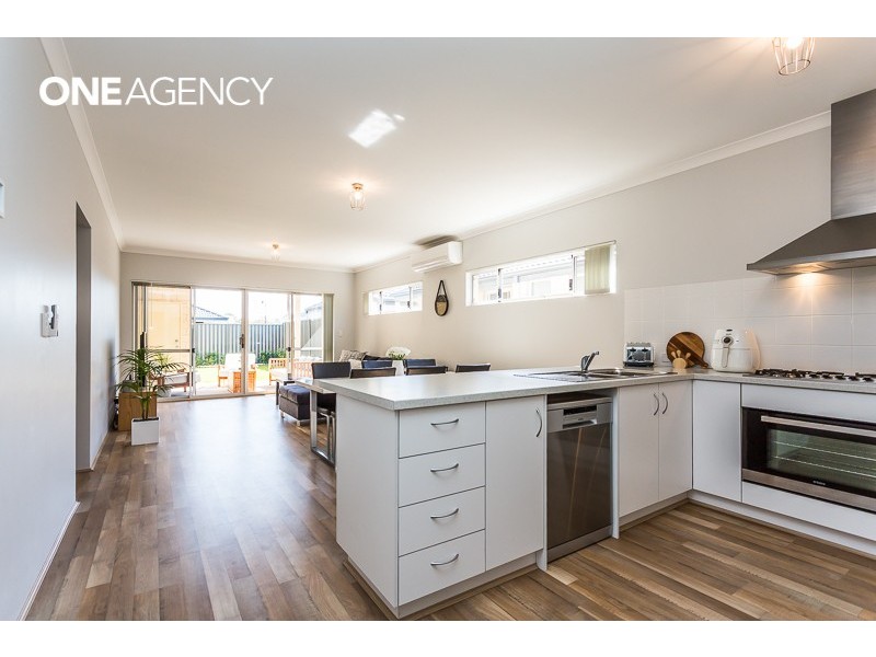 27 Vermont Grove, Wellard WA 6170