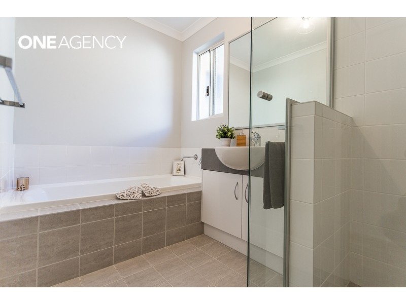 27 Vermont Grove, Wellard WA 6170