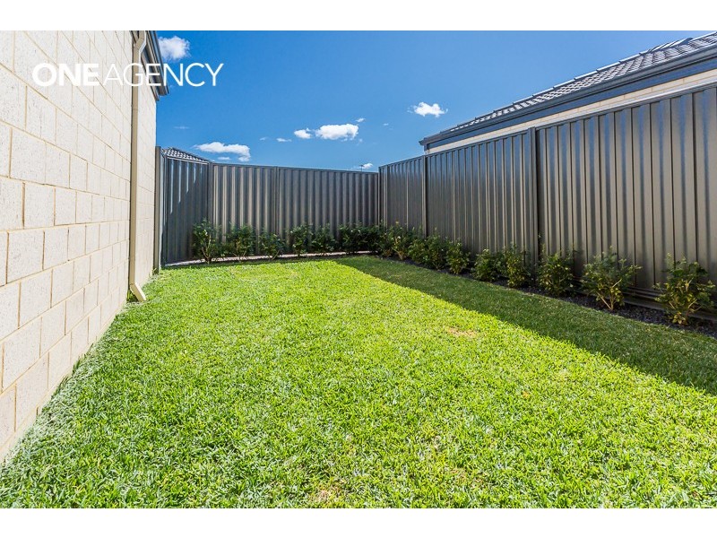 27 Vermont Grove, Wellard WA 6170