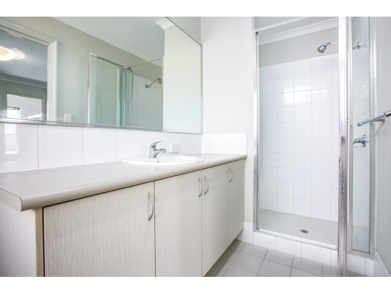 2 Asplin Loop, Kelmscott WA 6111