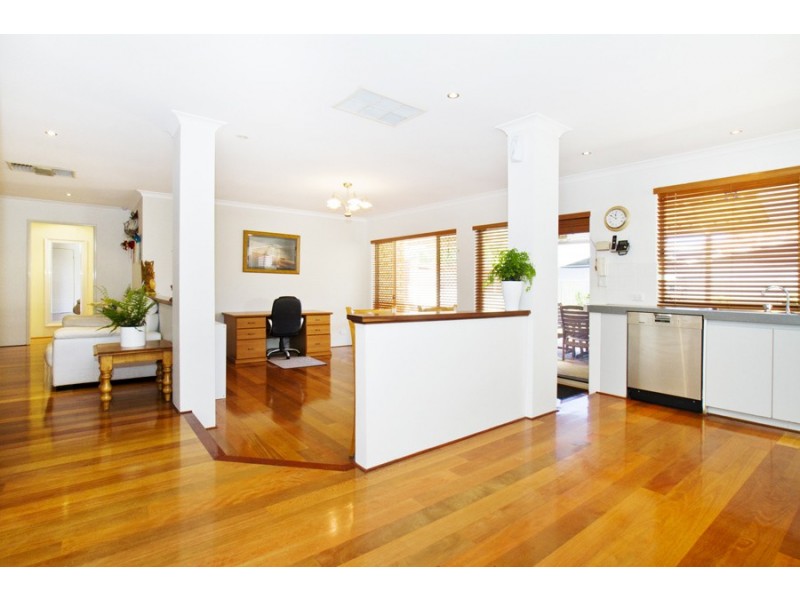 121 Warton Road, Thornlie WA 6108