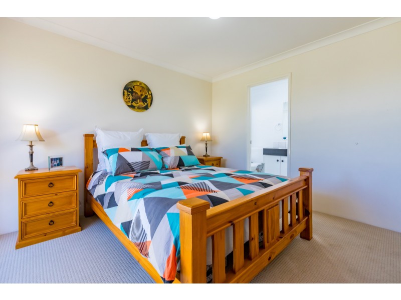 23 Chivalry Way, Thornlie WA 6108