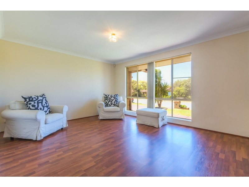 23 Chivalry Way, Thornlie WA 6108