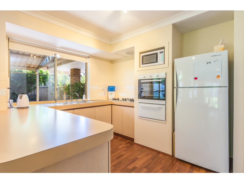 23 Chivalry Way, Thornlie WA 6108