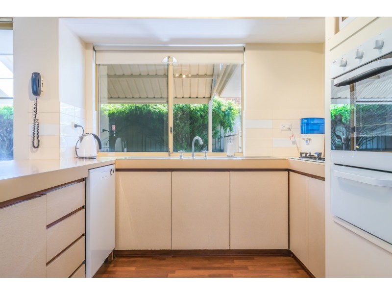 23 Chivalry Way, Thornlie WA 6108