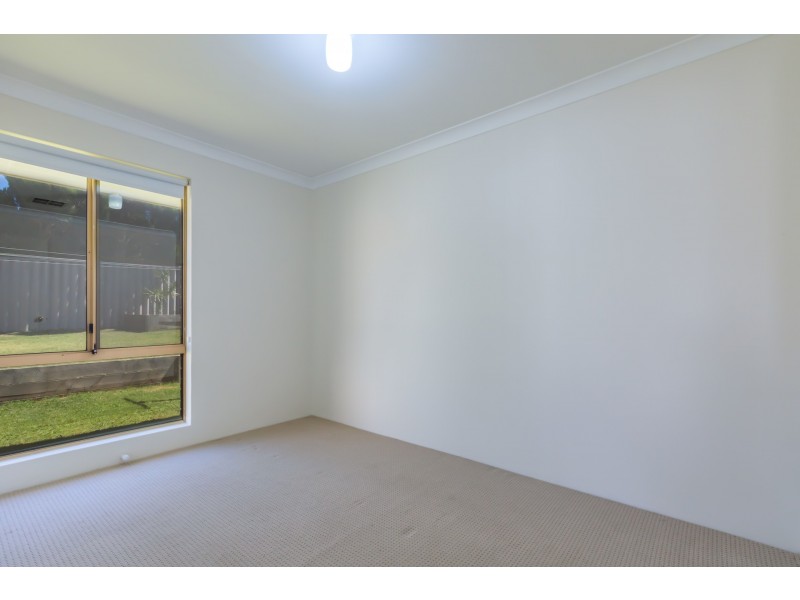 23 Chivalry Way, Thornlie WA 6108