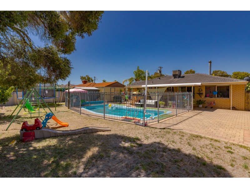 15 Ningaloo Way, Thornlie WA 6108