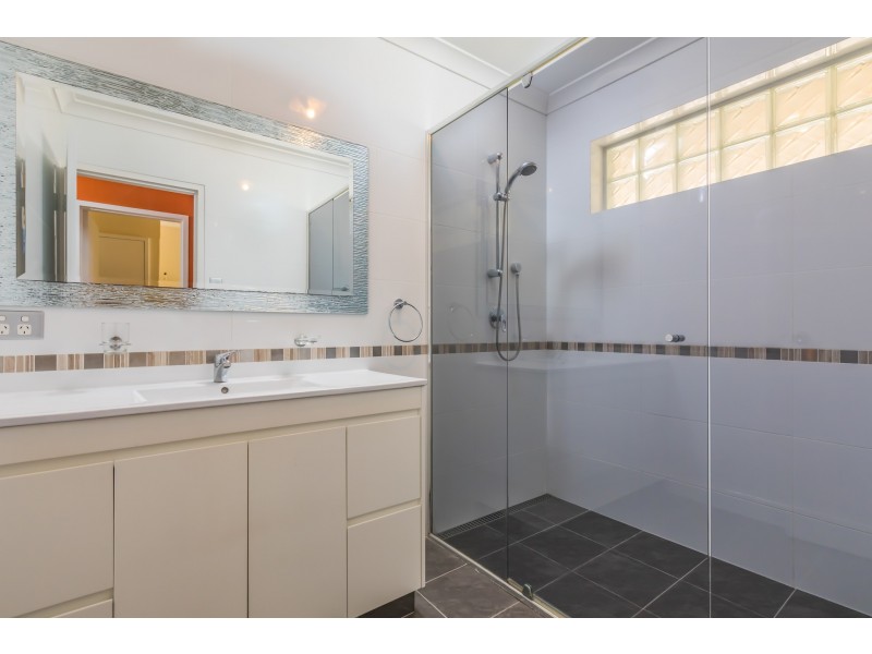 24 Limbee Glade, Huntingdale WA 6110