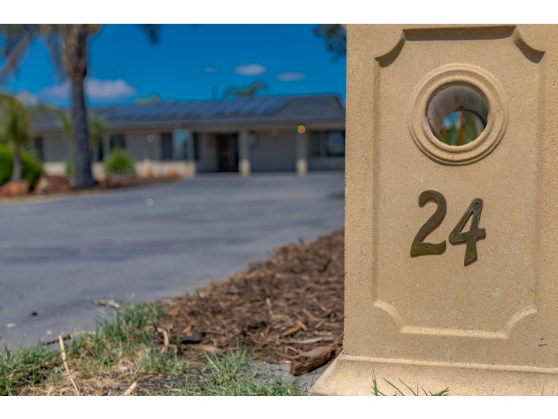 24 Limbee Glade, Huntingdale WA 6110