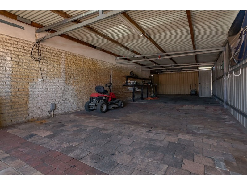 24 Limbee Glade, Huntingdale WA 6110