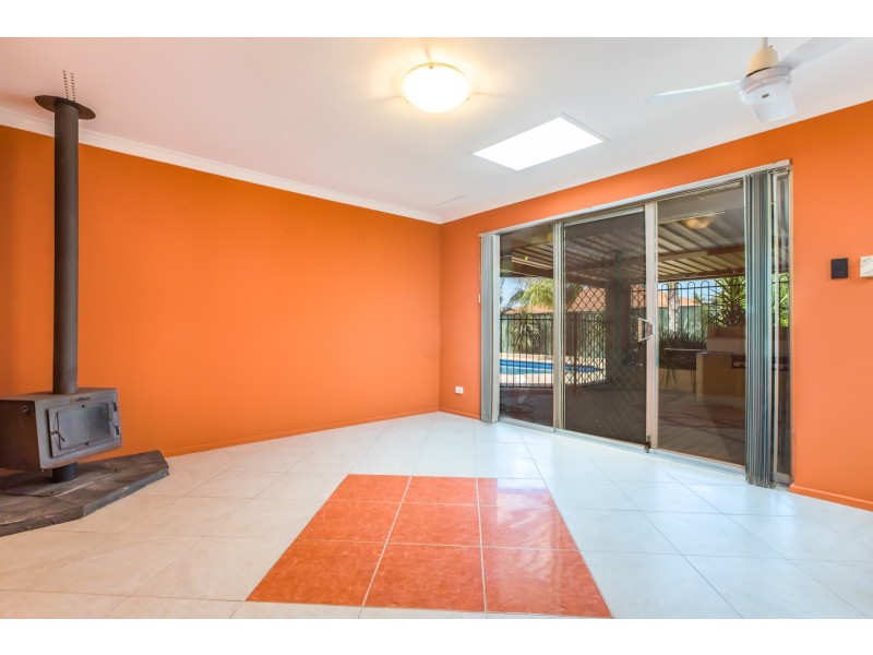 24 Limbee Glade, Huntingdale WA 6110