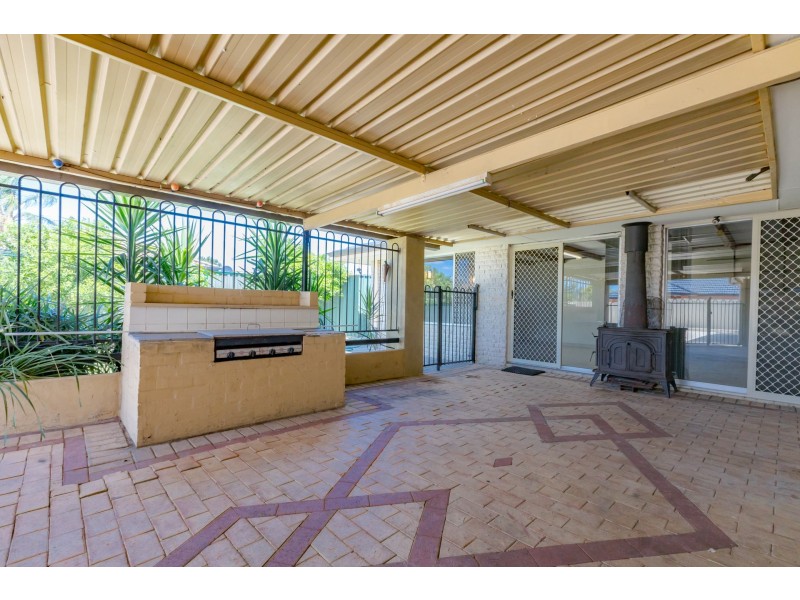 24 Limbee Glade, Huntingdale WA 6110