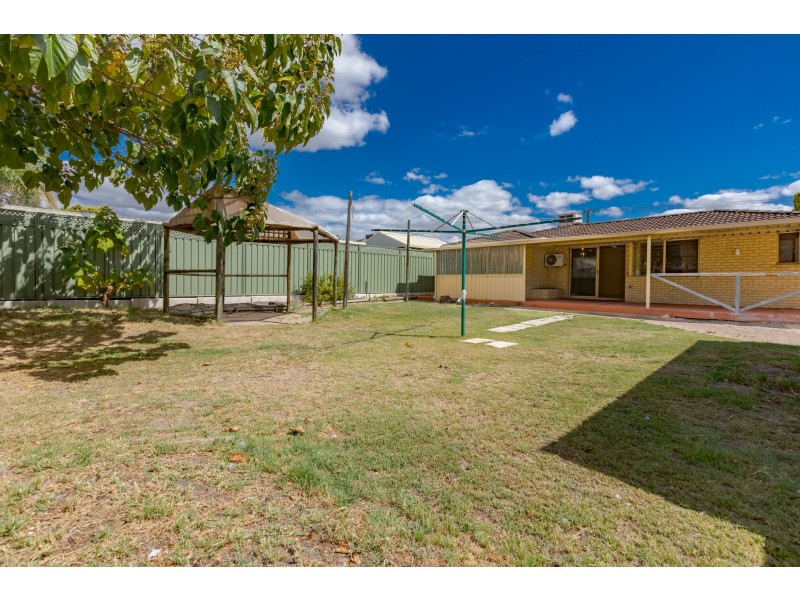 14 Isaacs Court, Huntingdale WA 6110