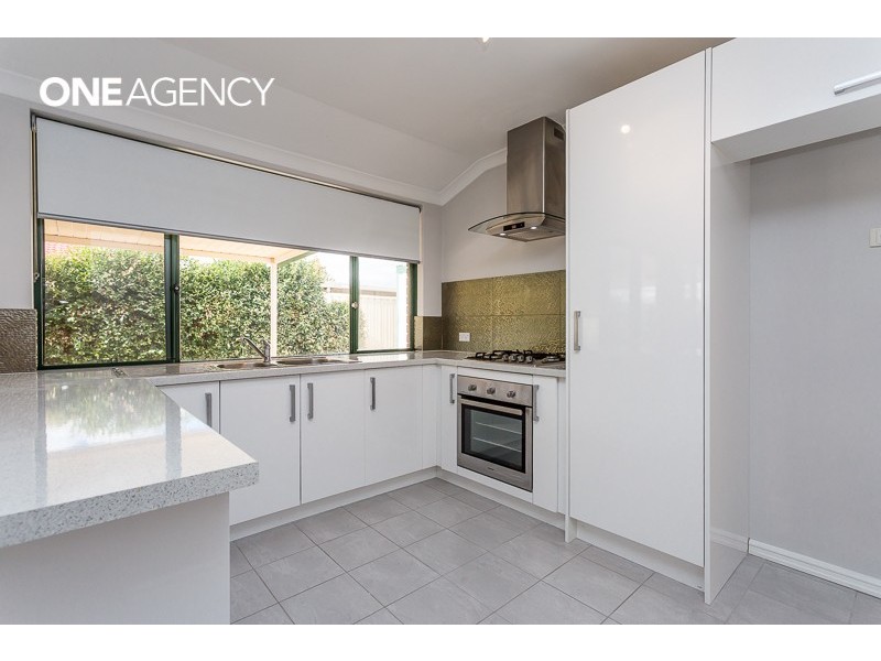 2 Pipit Close, Huntingdale WA 6110