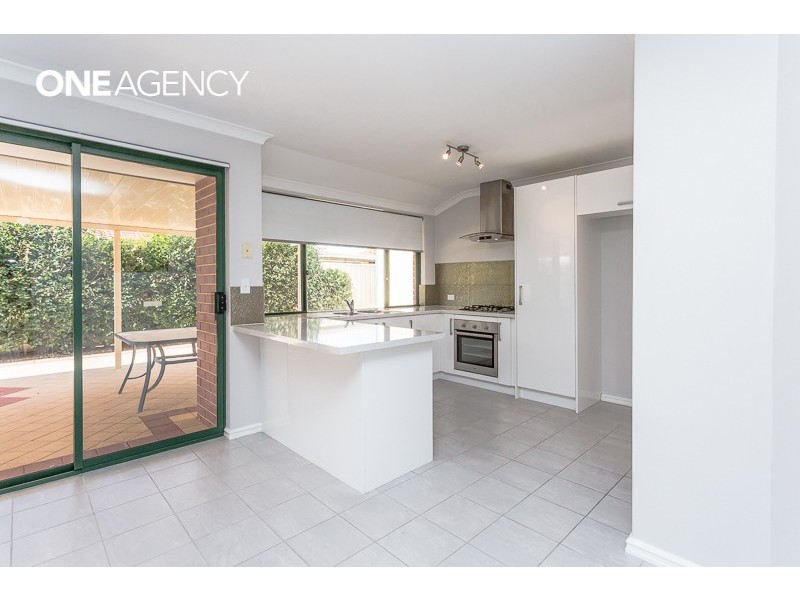 2 Pipit Close, Huntingdale WA 6110