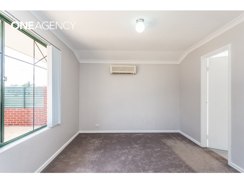 2 Pipit Close, Huntingdale WA 6110