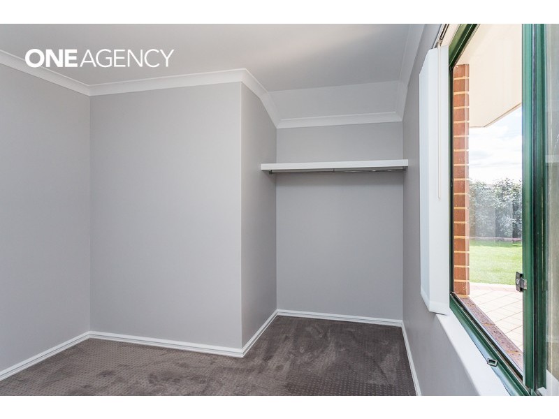 2 Pipit Close, Huntingdale WA 6110