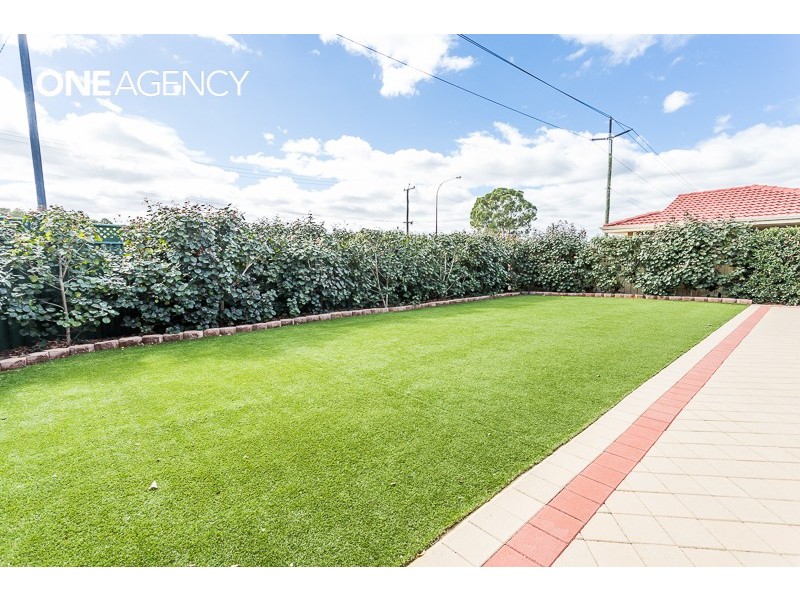 2 Pipit Close, Huntingdale WA 6110