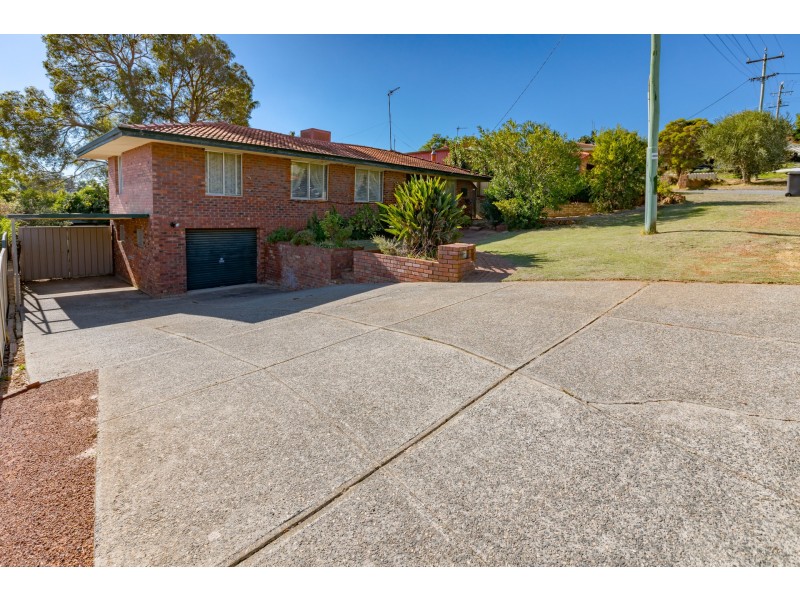 14 Melanda Street, Kelmscott WA 6111