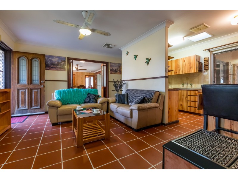 14 Melanda Street, Kelmscott WA 6111