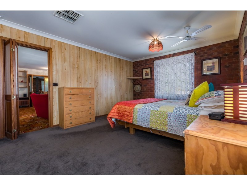 14 Melanda Street, Kelmscott WA 6111