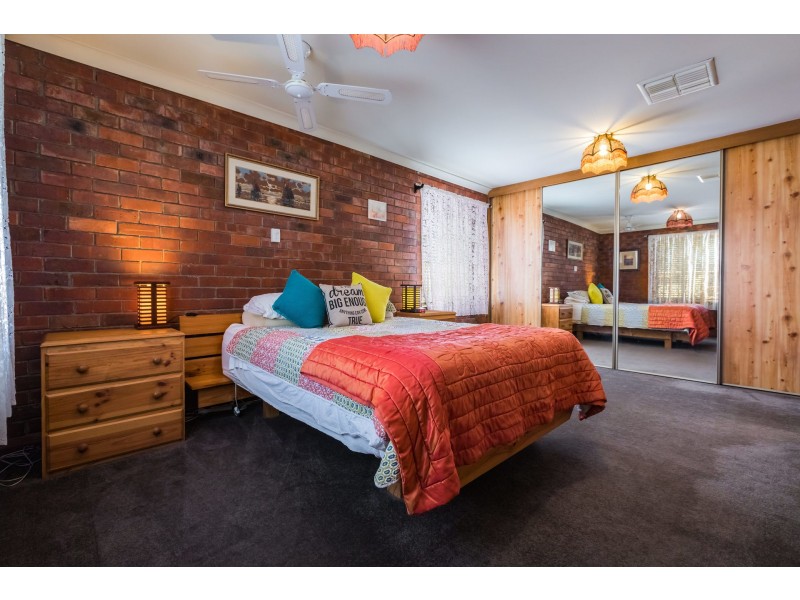 14 Melanda Street, Kelmscott WA 6111