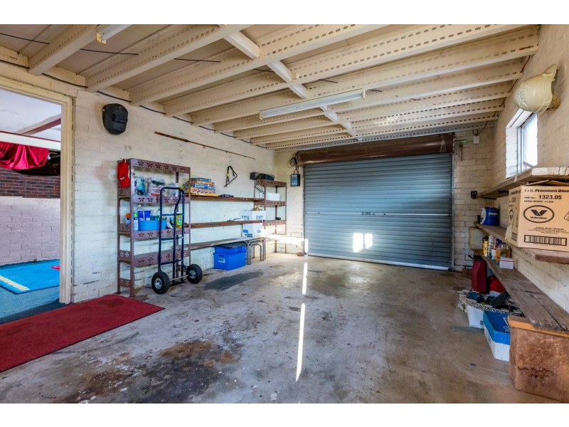 14 Melanda Street, Kelmscott WA 6111