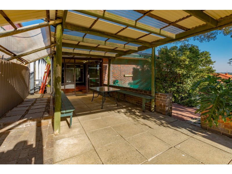 14 Melanda Street, Kelmscott WA 6111