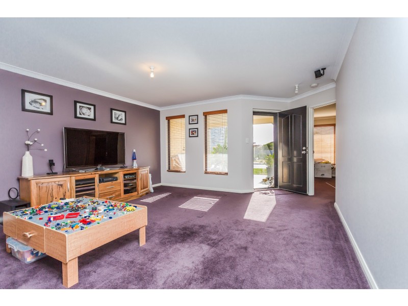 14 Judges Court, Huntingdale WA 6110