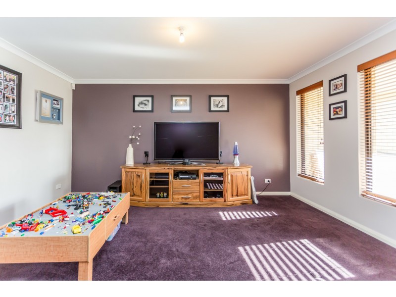 14 Judges Court, Huntingdale WA 6110