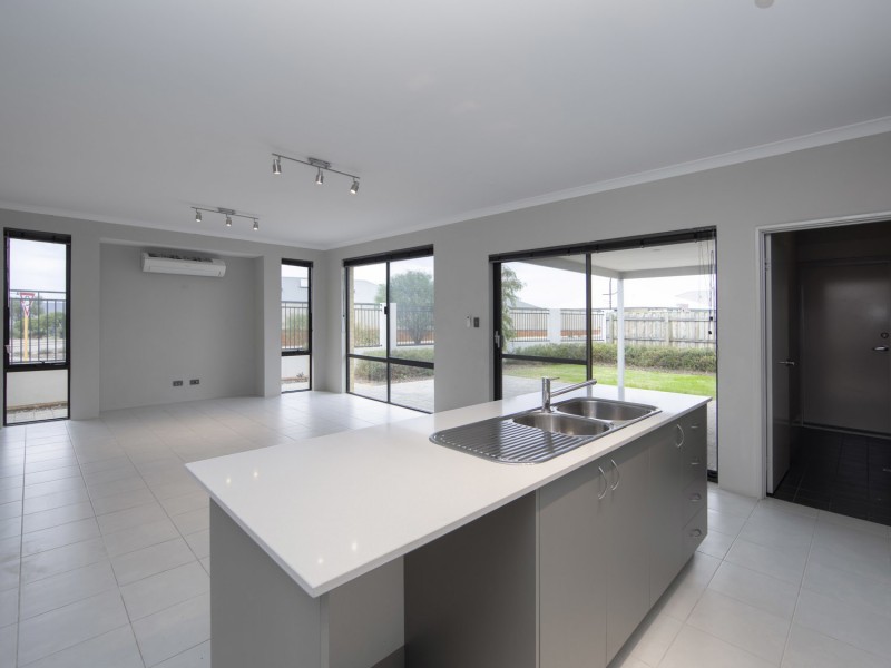 130 Elmridge Parkway, Ellenbrook WA 6069