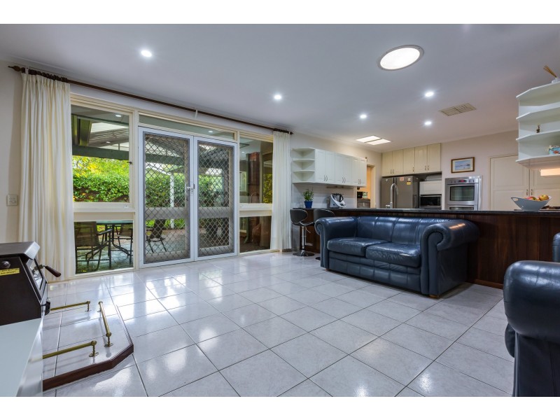 34 Regency Drive, Thornlie WA 6108