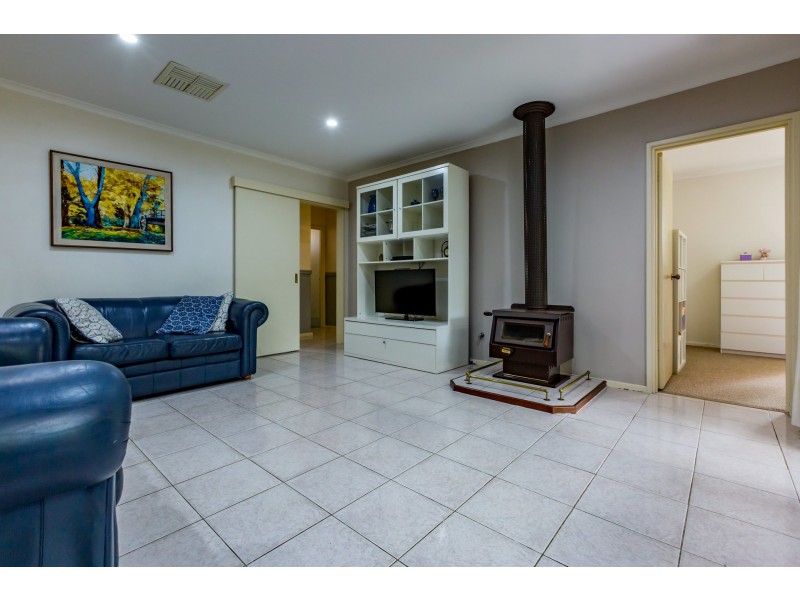 34 Regency Drive, Thornlie WA 6108