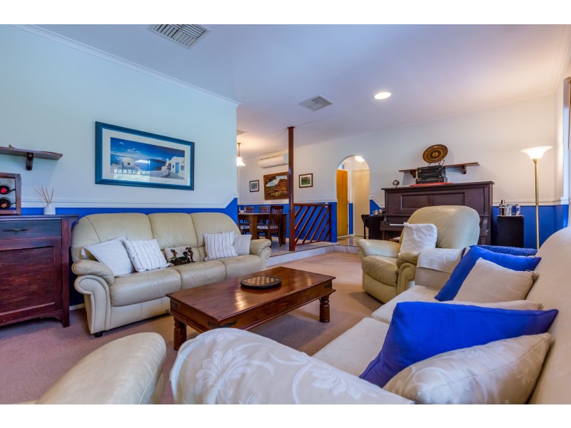 34 Regency Drive, Thornlie WA 6108