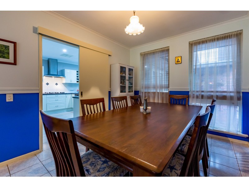 34 Regency Drive, Thornlie WA 6108