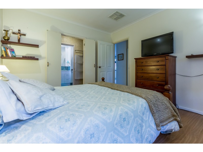 34 Regency Drive, Thornlie WA 6108