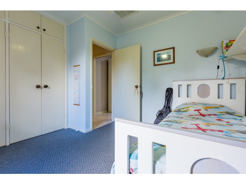 34 Regency Drive, Thornlie WA 6108