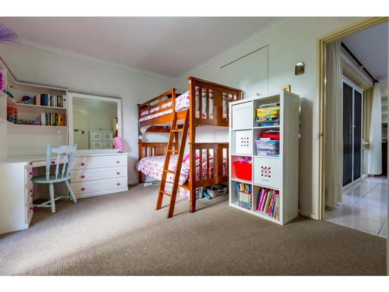 34 Regency Drive, Thornlie WA 6108